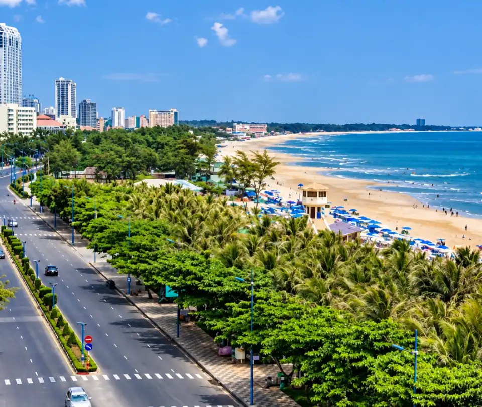 Bờ biển Bãi Sau và đường Thùy Vân ven biển ở Vũng Tàu